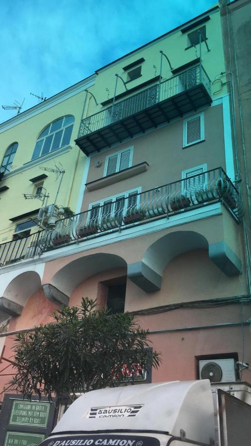 Stella Marina Apartment Прочида Екстериор снимка