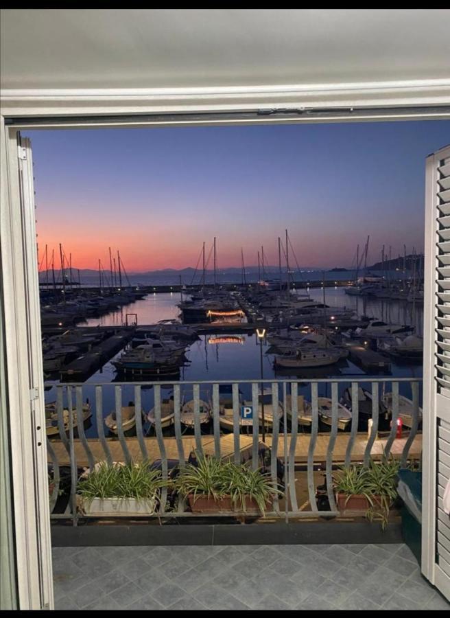 Stella Marina Apartment Прочида Екстериор снимка